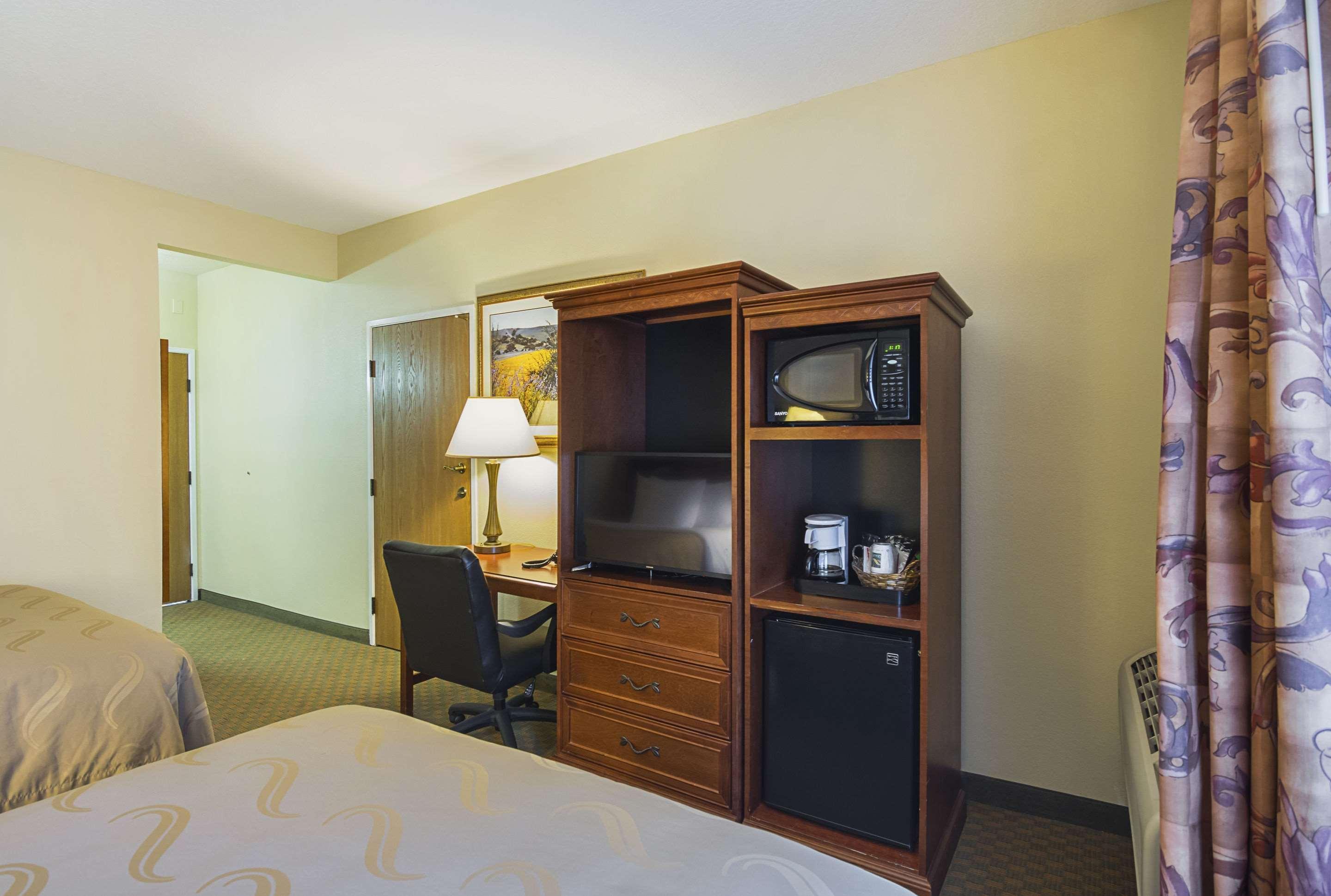 Quality Inn Fresno Yosemite Airport Exterior foto