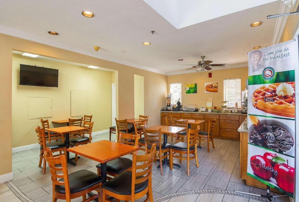 Quality Inn Fresno Yosemite Airport Exterior foto