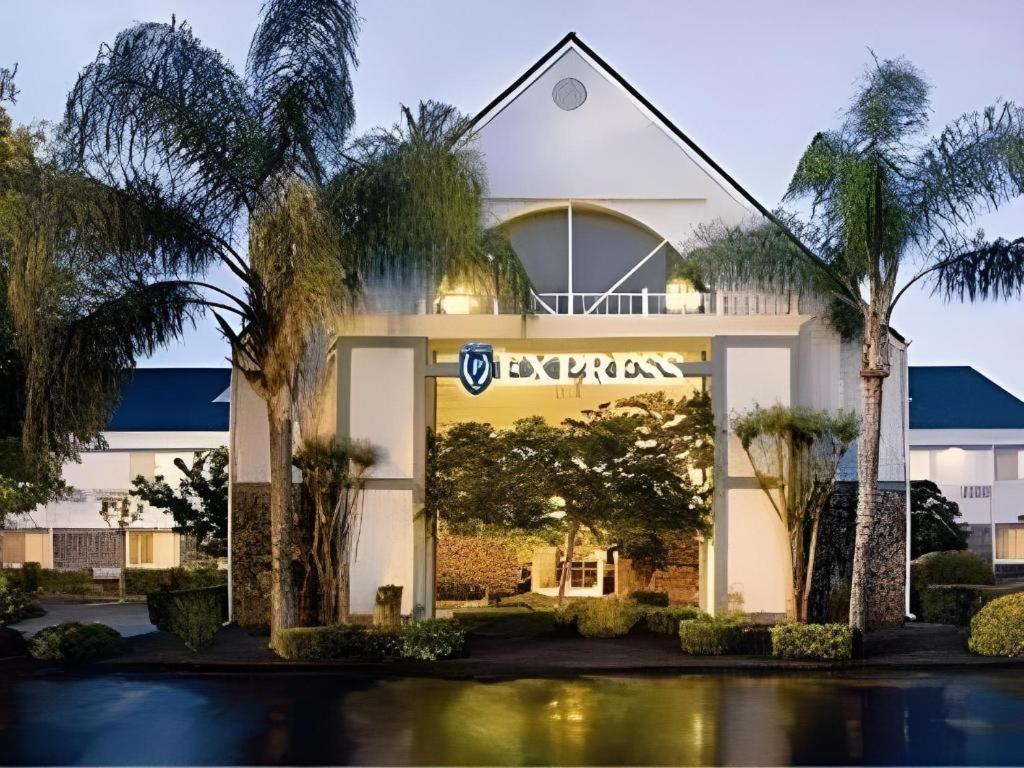 Quality Inn Fresno Yosemite Airport Exterior foto