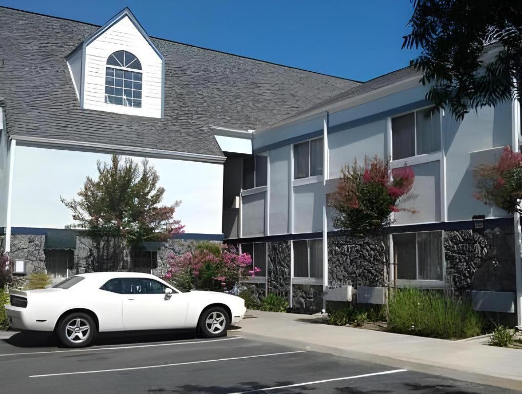 Quality Inn Fresno Yosemite Airport Exterior foto