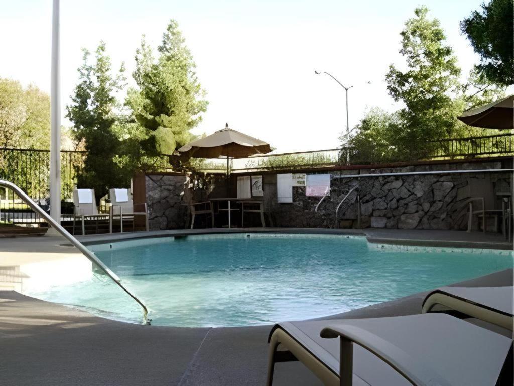 Quality Inn Fresno Yosemite Airport Exterior foto