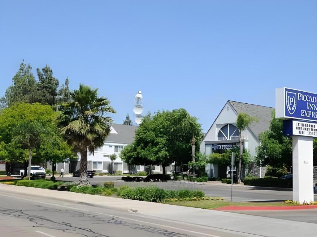 Quality Inn Fresno Yosemite Airport Exterior foto